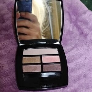 CHANEL Authentic Eyeshadow Les Beige Light Discounted